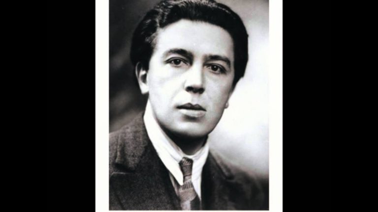 Read more about the article André Breton- Biography | short notes | Top artworks – artandcrafter.com Surrealism