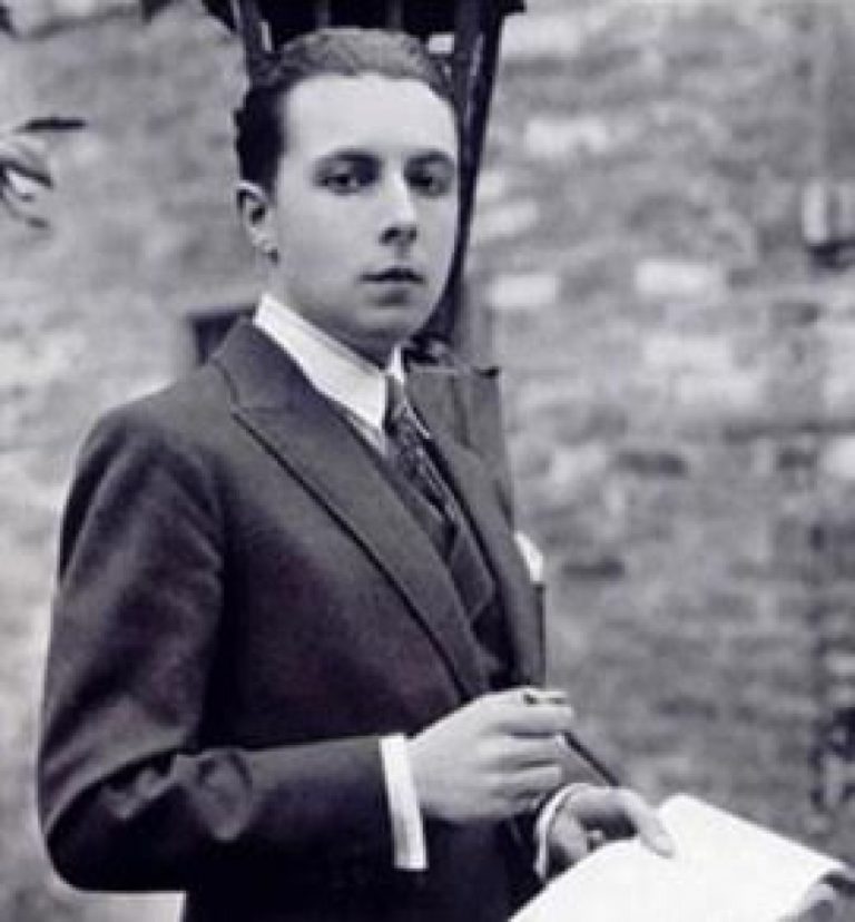 Read more about the article Erté- Facts, Overview, complete life- At glance | artandcrafter.com Art deco