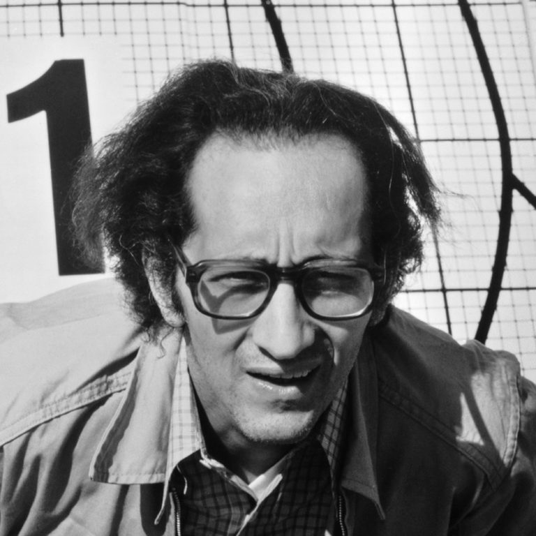 Read more about the article Frank Stella- Biography | short notes | Top artworks – artandcrafter.com Minimalism