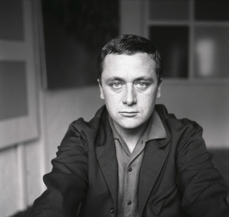 Read more about the article Gerhard Richter- Biography | short notes | Top artworks – artandcrafter.com Abstract art