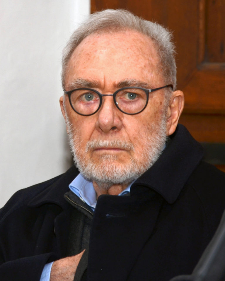 Read more about the article Gerhard Richter- Facts, Overview, complete life- At glance | artandcrafter.com Abstract art