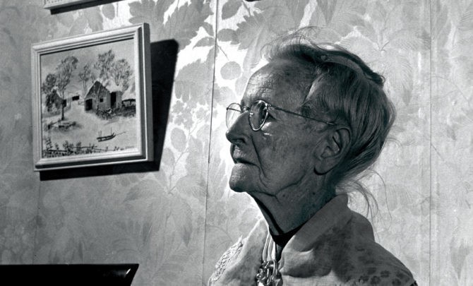 Read more about the article Grandma Moses- Short notes | Know everything in seconds-artandcrafter.com Folk art