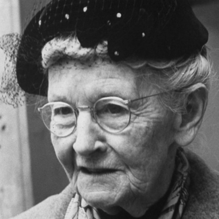 Read more about the article Grandma Moses- Facts, Overview, complete life- At glance | artandcrafter.com Folk art