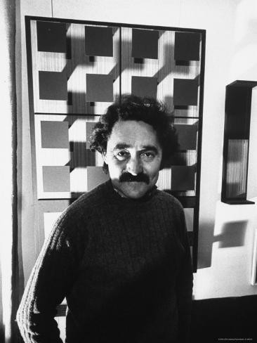 Read more about the article Jesús Rafael Soto- Facts, Overview, complete life- At glance | artandcrafter.com Op art