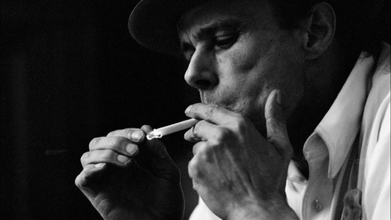 Read more about the article Joseph Beuys- Short notes | Know everything in seconds-artandcrafter.com Conceptual art