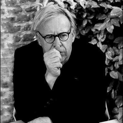 Read more about the article Joseph Kosuth- Short notes | Know everything in seconds-artandcrafter.com Conceptual art
