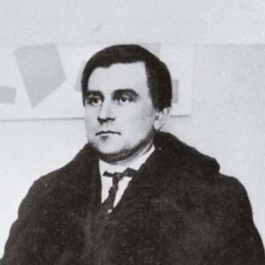 Read more about the article Kazimir Malevich- Short notes | Know everything in seconds-artandcrafter.com Cubism