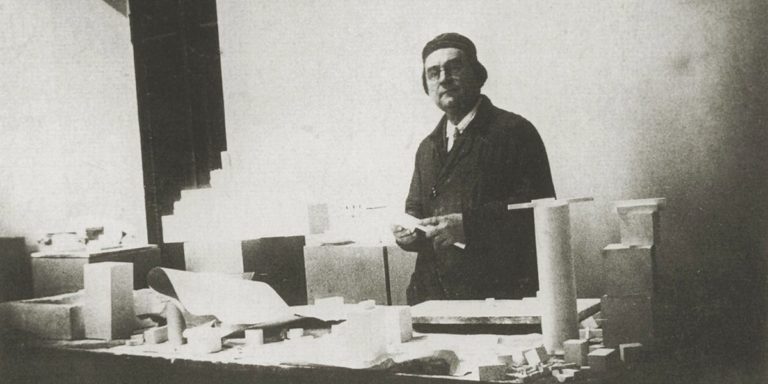 Read more about the article Kazimir Malevich- Facts, Overview, complete life- At glance | artandcrafter.com Cubism