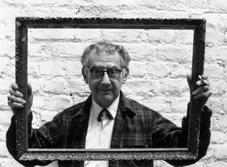 Read more about the article Man Ray- Short notes | Know everything in seconds-artandcrafter.com Dada