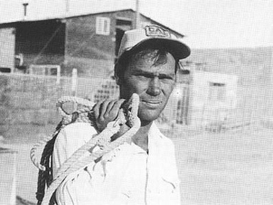 Read more about the article Michael Heizer- Biography | short notes | Top artworks – artandcrafter.com Land art