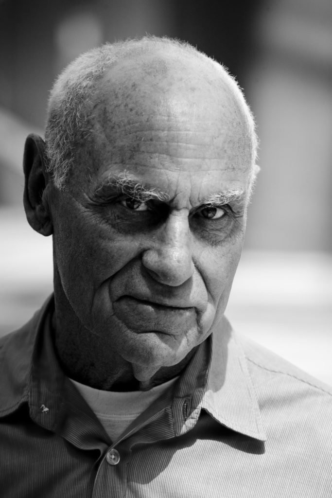 Read more about the article Richard Serra- Short notes | Know everything in seconds-artandcrafter.com Minimalism