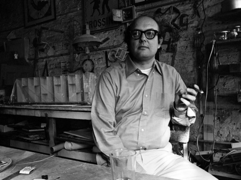 Read more about the article Sol LeWitt- Short notes | Know everything in seconds-artandcrafter.com Conceptual art
