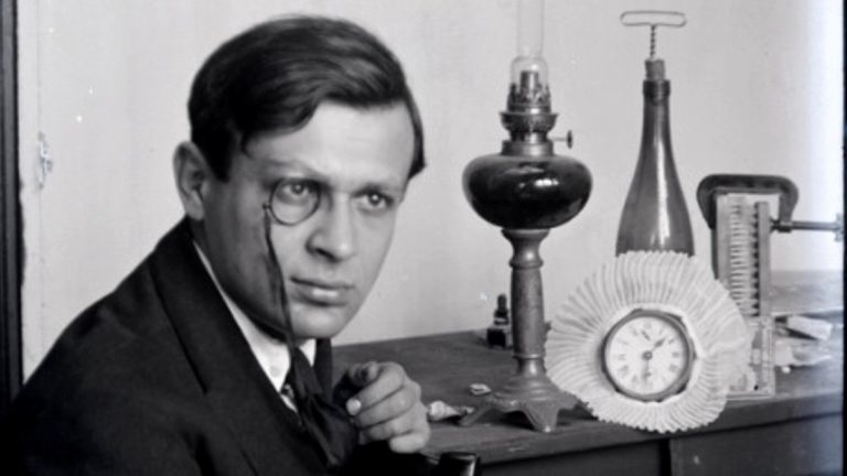 Read more about the article Tristan Tzara- Life, paintings, contribution, death- Easy explanation | artandcrafter.com Dada