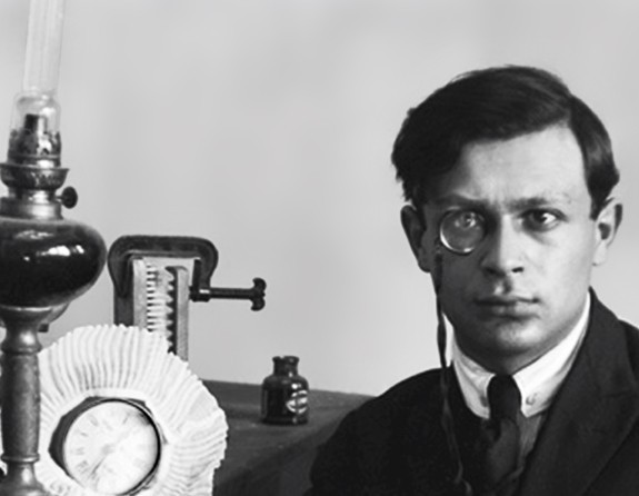 Read more about the article Tristan Tzara- Short notes | Know everything in seconds-artandcrafter.com Dada
