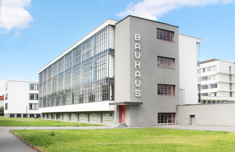 Read more about the article Bauhaus movement | Easy explanation in seconds!