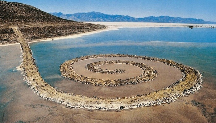 Read more about the article Land art- Summary, Top Artworks & Artists everything with Easy explanation.